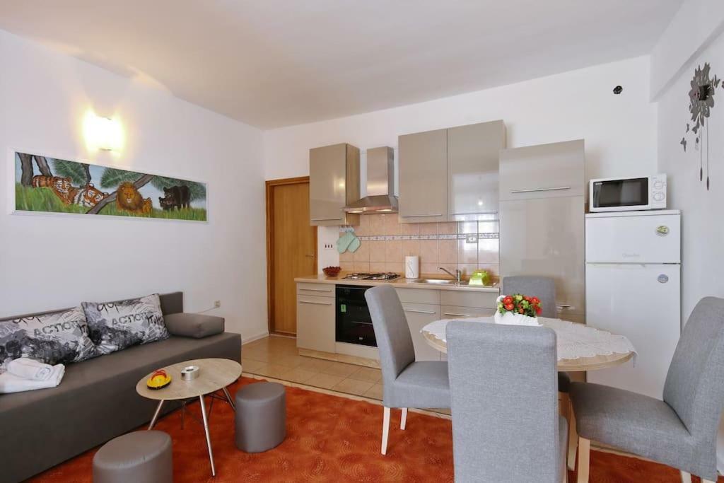 Visnjik Apartment *